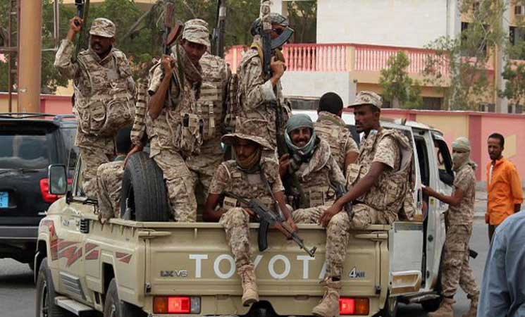 القوات اليمنية تتقدم على الساحل الغربي.. ومقتل 23 جنديا ومتمردا